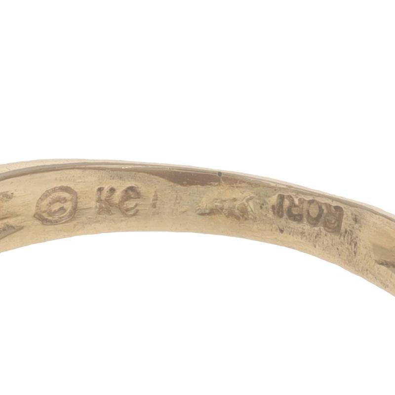 Anello bypass con diamante e rubino in oro giallo - 14k Round .10ctw Big Cat in vendita 2