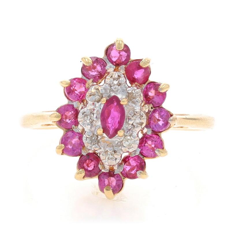 Taglia: 6 3/4

Contenuto metallico: oro giallo 10k e oro bianco 10k

Informazioni su A. Stone

Rubini naturali
Trattamento: Riscaldamento
Carati: 1.04ctw
Taglio: Rotondo e Marquise

Diamanti naturali
Carati: .04ctw
Taglio: Singolo
Colore: H. H. -