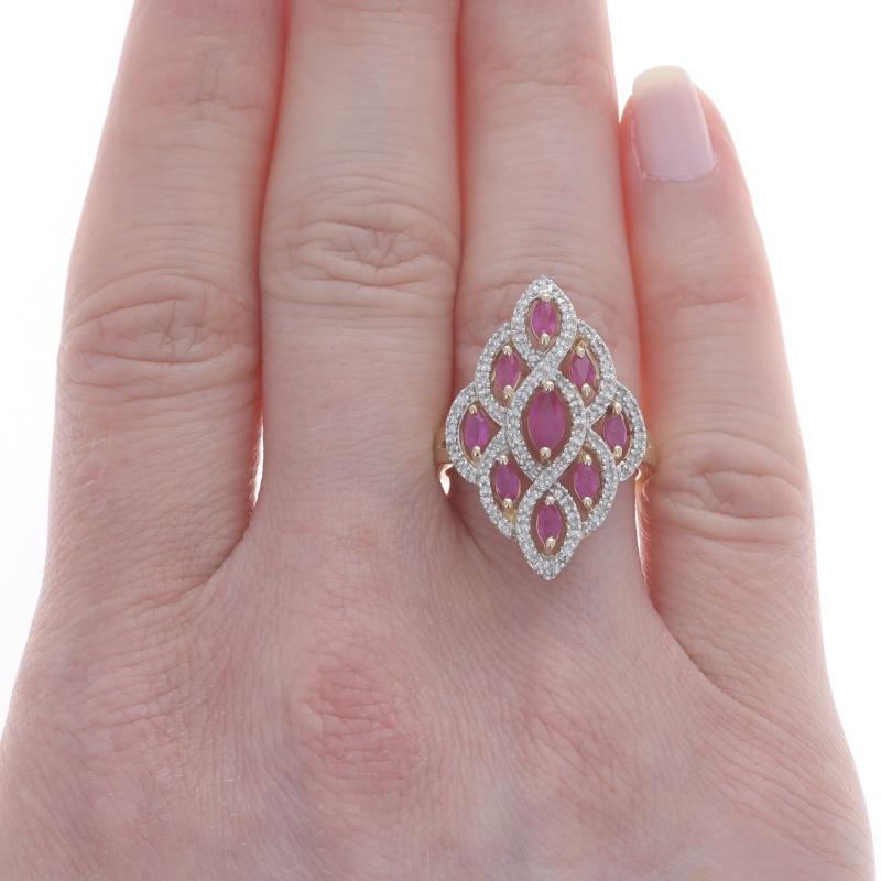 Gelbgold Rubin-Diamant-Cluster-Cocktailring - 14k Marquise 1,96ctw (Marquiseschliff)