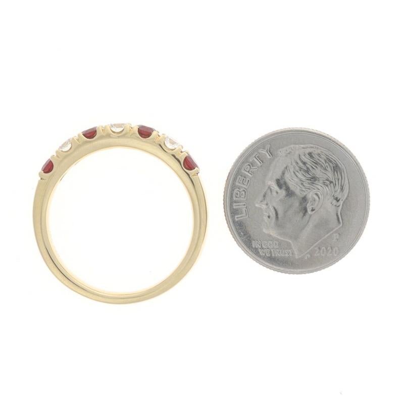 De las mujeres Alianza de oro amarillo con rubí y diamantes - 18k Redonda 1.05ctw en venta