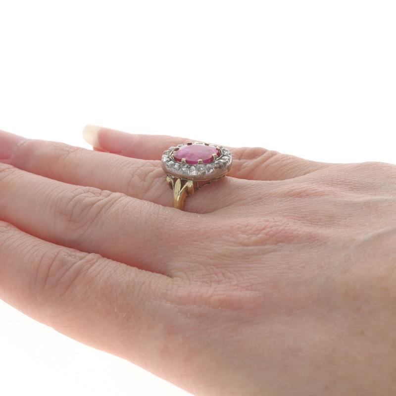 De las mujeres Anillo Halo Georgiano de Oro Amarillo con Rubí y Diamantes -18k Cush 3.92ctw Antiguo Tamaño 5 1/4 en venta