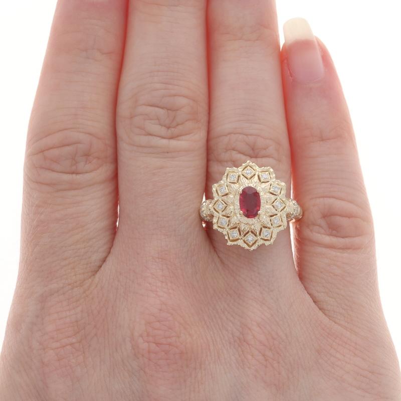 Taille ovale Or jaune Rubis Diamant Bague Halo 14k Ovale .79ctw Starburst en vente