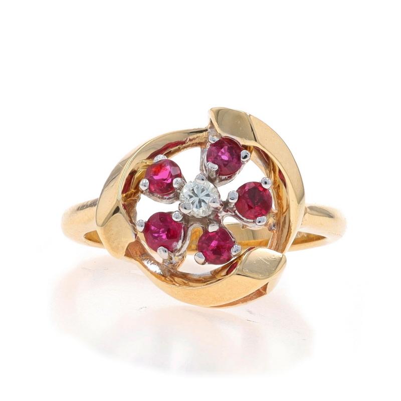 Taille : 4 1/2
Frais de taille : Up&Up 3 tailles pour $35 ou Down 1 1/2 tailles pour $35

Contenu métallique : Or jaune 14k et or blanc 14k

Informations sur les pierres

Rubis naturel
Traitement : Chauffage
Carat(s) : .42ctw
Coupe : Ronde
Couleur :