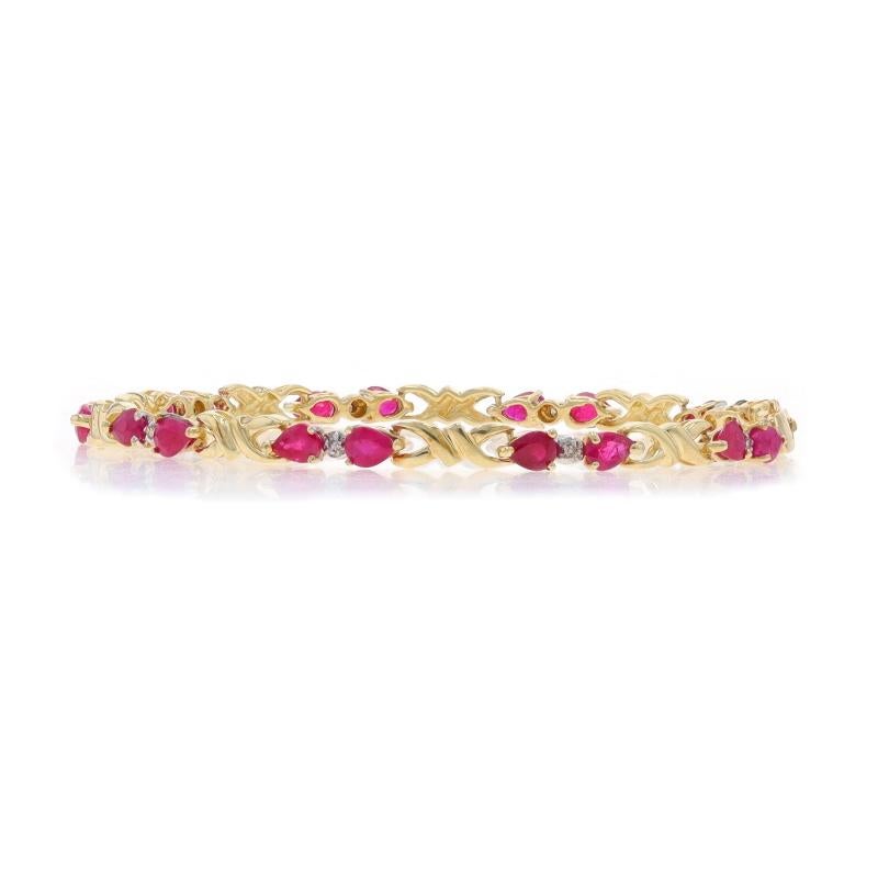 Bracelet à maillons en or jaune, rubis et diamants 6 3/4 po. - 10 carats, poire 2,57 carats Excellent état - En vente à Greensboro, NC