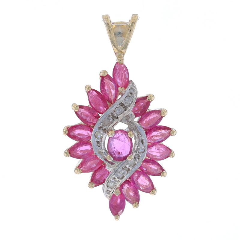Contenu métallique : Or jaune 10k et or blanc 10k

Informations sur les pierres

Rubis naturel
Traitement : Chauffage
Carat(s) : 2.06ctw
Taille : Ovale et Marquise
Couleur : rouge rosé

Diamants naturels
Carat(s) : .04ctw
Coupe : Simple
Couleur : I