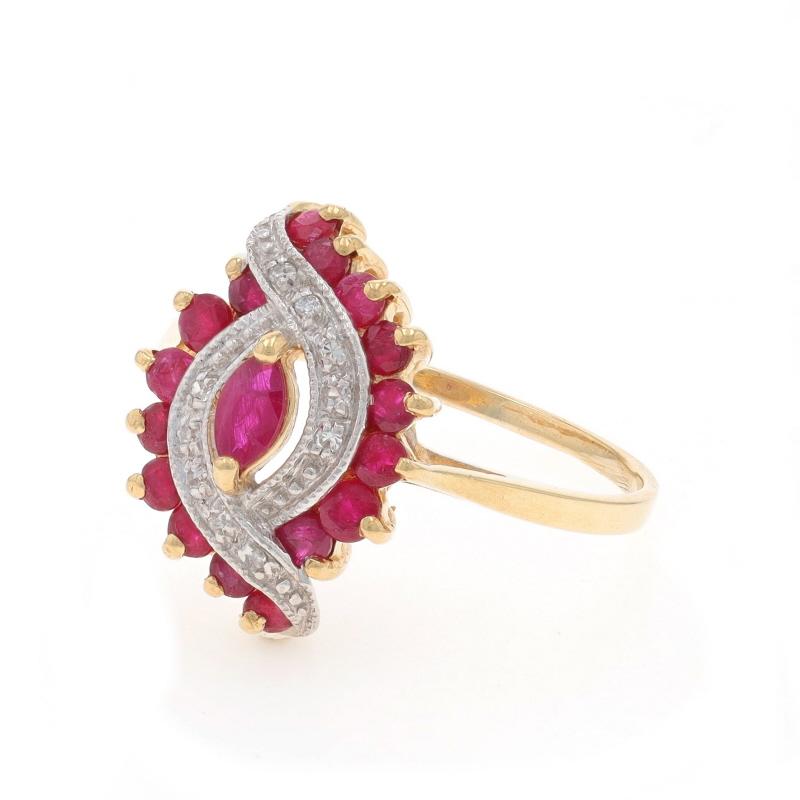Bague en or jaune rubis diamant - 10k Marquise & Round .94ctw Swirl Excellent état - En vente à Greensboro, NC