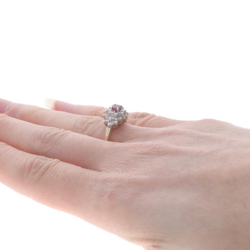 Bague en or jaune avec rubis et diamant - 14k Round .89ctw Pour femmes en vente