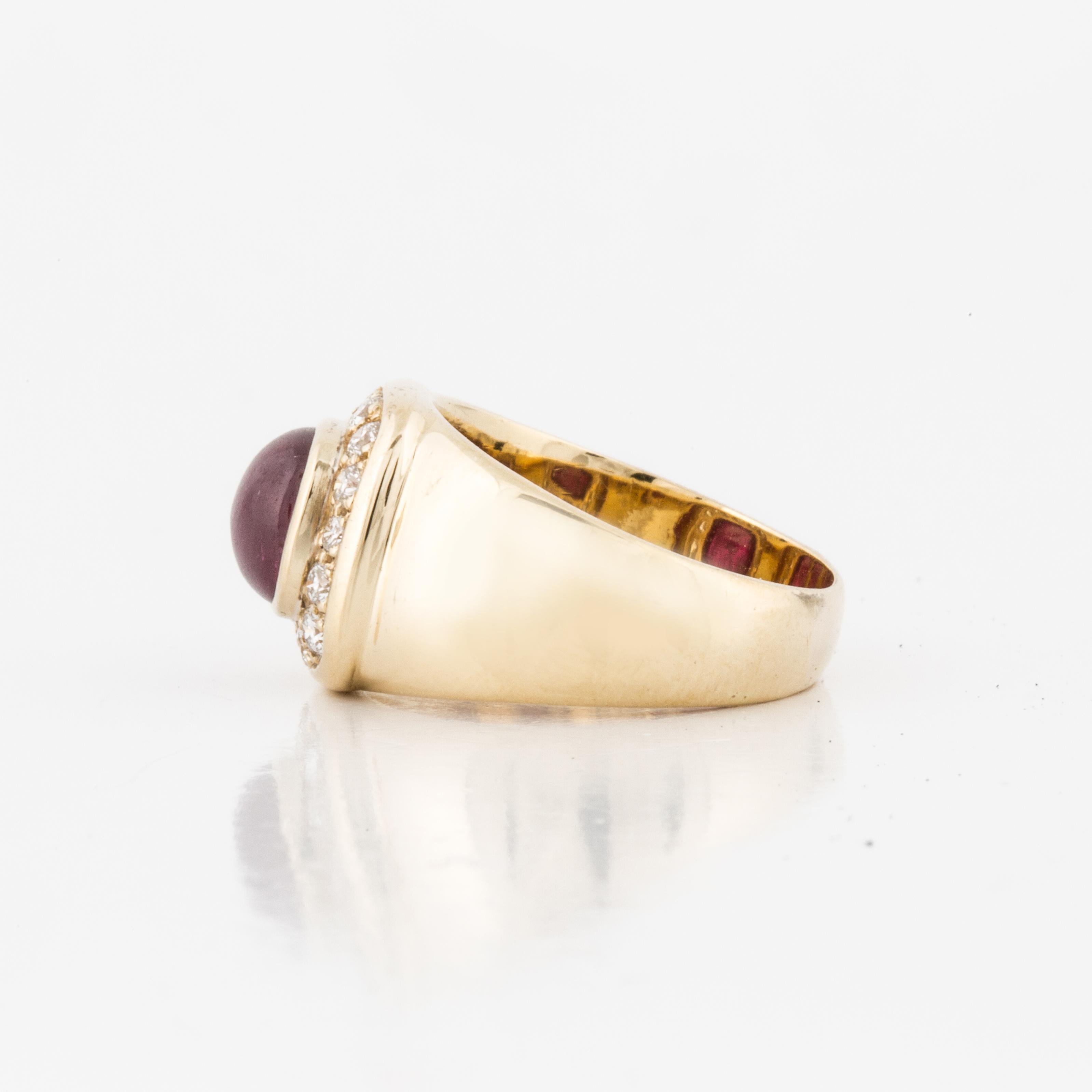 14K Yellow Gold Cabochon Ruby and Diamond Ring In Good Condition In Houston, TX
