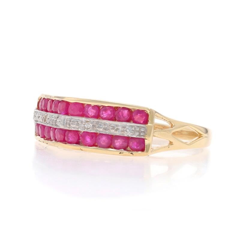 Bandeau en or jaune rubis diamant - 10k Bague ronde 4.00ctw Cluster Excellent état - En vente à Greensboro, NC