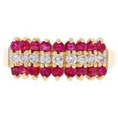 Gelbgold Rubin & Diamant Streifen Ring - 14k rund 1,17ctw Gestufter Cluster