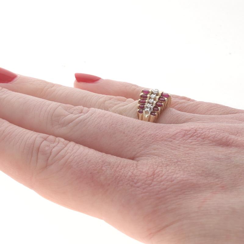 Gelbgold Rubin Diamant gestaffelt Cluster Ring 10k Runde 1,20ctw Cocktail Damen im Angebot