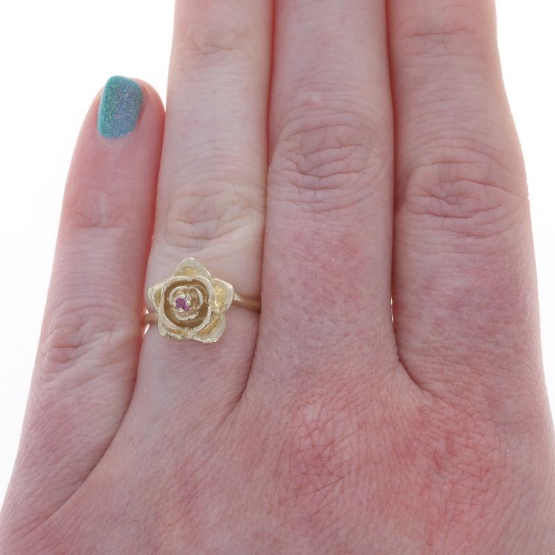 Round Cut Yellow Gold Ruby Flower Solitaire Bypass Ring - 10k Round Blossom For Sale