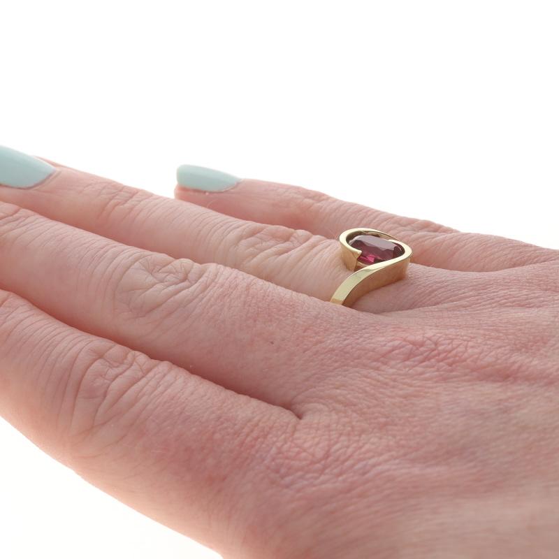 Women's Yellow Gold Ruby Solitaire Bypass Ring - 18k Oval 1.98ct GIA No Heat For Sale