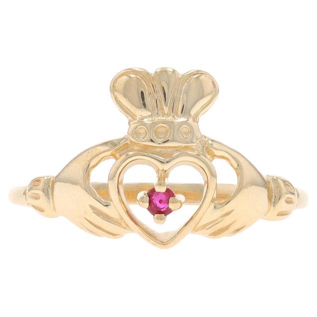 Bague Claddagh en or jaune avec solitaire en rubis - 14k Round Friendship Love Marriage