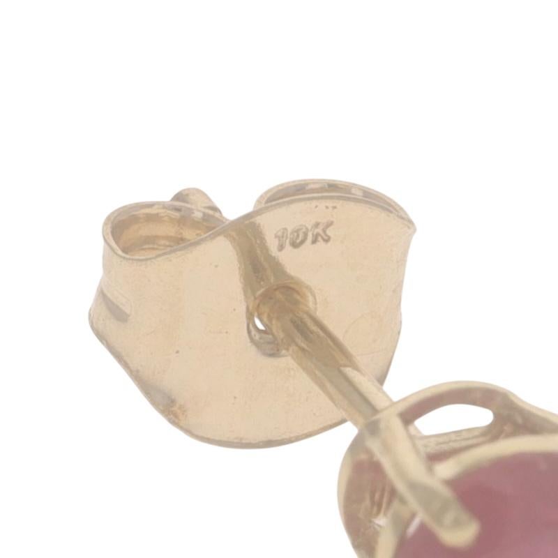 Donna Orecchini con rubino in oro giallo - 10k Round 1.40ctw Pierced in vendita