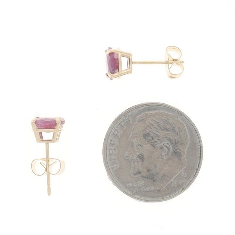Gelbgold Rubin-Ohrstecker - 14k rund 2,10ctw durchbohrt im Zustand „Hervorragend“ im Angebot in Greensboro, NC