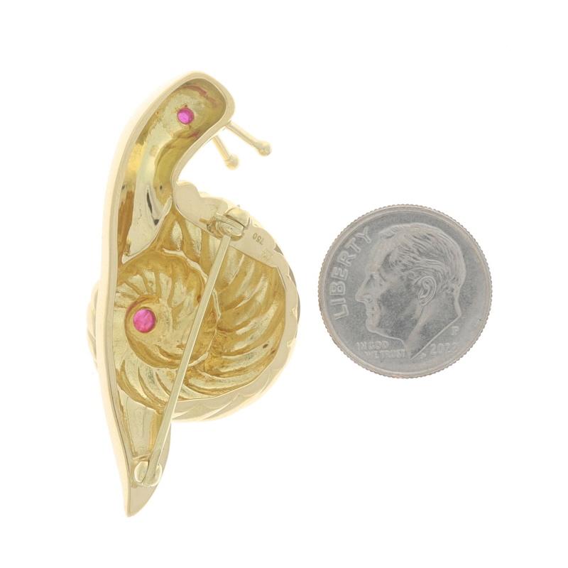 Yellow Gold Ruby Vintage Snail Brooch - 18k Cabochon Garden Pin In Excellent Condition For Sale In Greensboro, NC