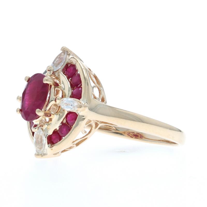 Anello aureola in oro giallo con rubino e zaffiro bianco 14k Ovale 2,66ctw In condizioni ottime in vendita a Greensboro, NC