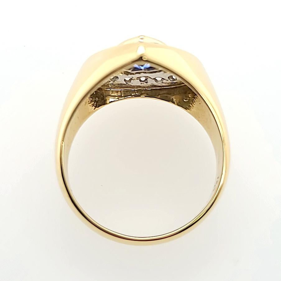 Yellow Gold Sapphire and Diamond Ring In Good Condition For Sale In Coral Gables, FL