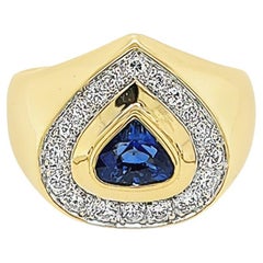 Ring aus Gelbgold mit Saphir und Diamant