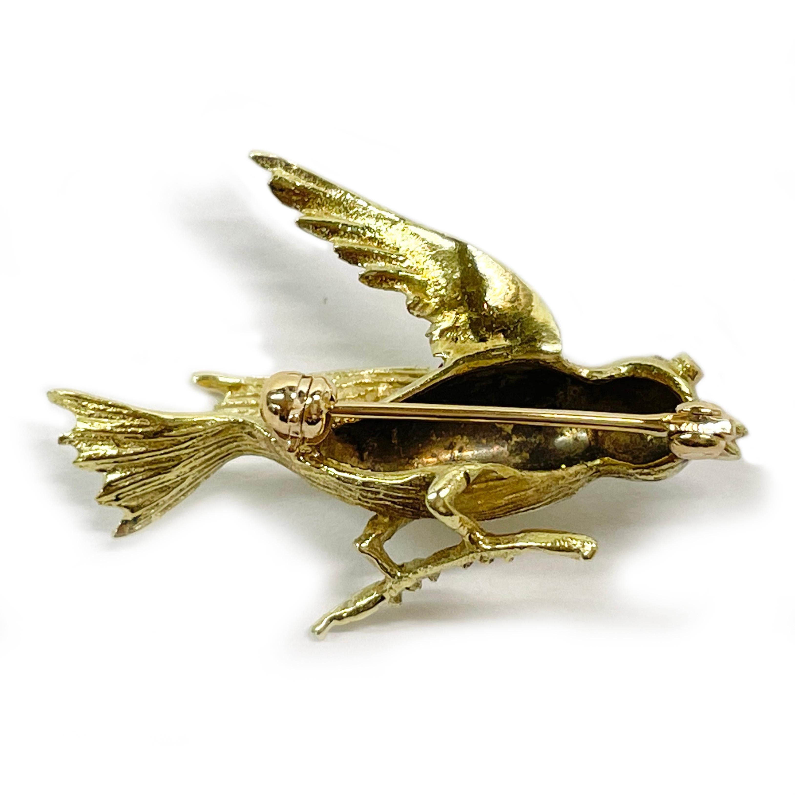 Round Cut Yellow Gold Sapphire Bird Brooch Pin For Sale