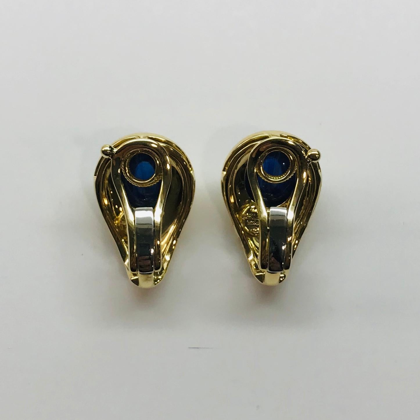 Contemporary Yellow Gold Sapphire Clip Earrings For Sale