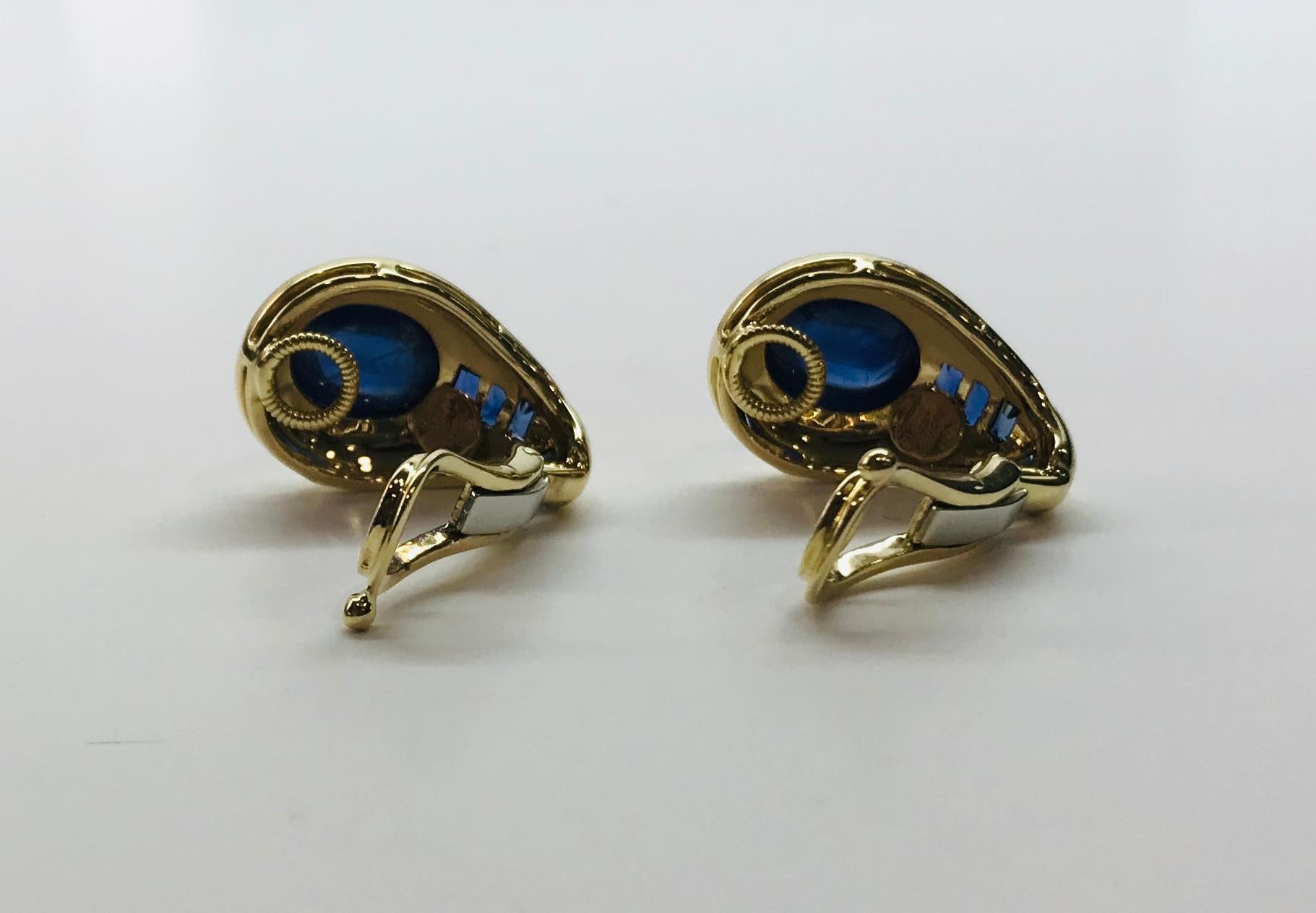 Yellow Gold Sapphire Clip Earrings In New Condition For Sale In San Francisco, CA