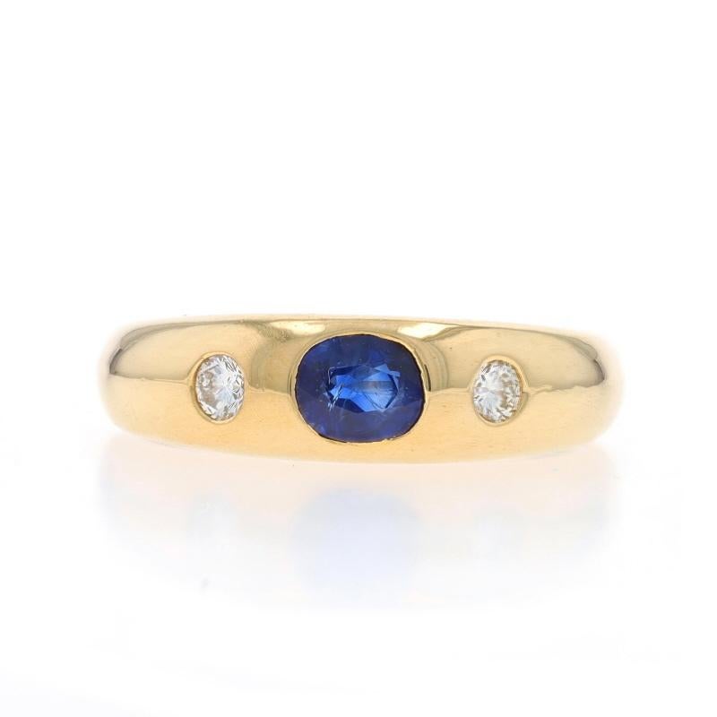 Taille : 7
Frais de taille : Up&Up pour 40 $ ou Down pour 40 $.

Contenu du métal : Or jaune 18k

Informations sur les pierres

Saphir naturel
Traitement : Chauffage
Carat(s) : .74ct
Coupe : Ovale
Couleur : Bleu

Diamants naturels
Carat(s) :