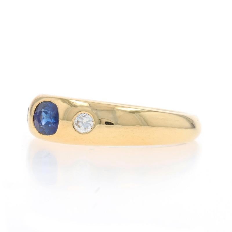 Anneau en or jaune saphir diamant - 18k Oval .90ctw Three-Stone Ring Excellent état - En vente à Greensboro, NC