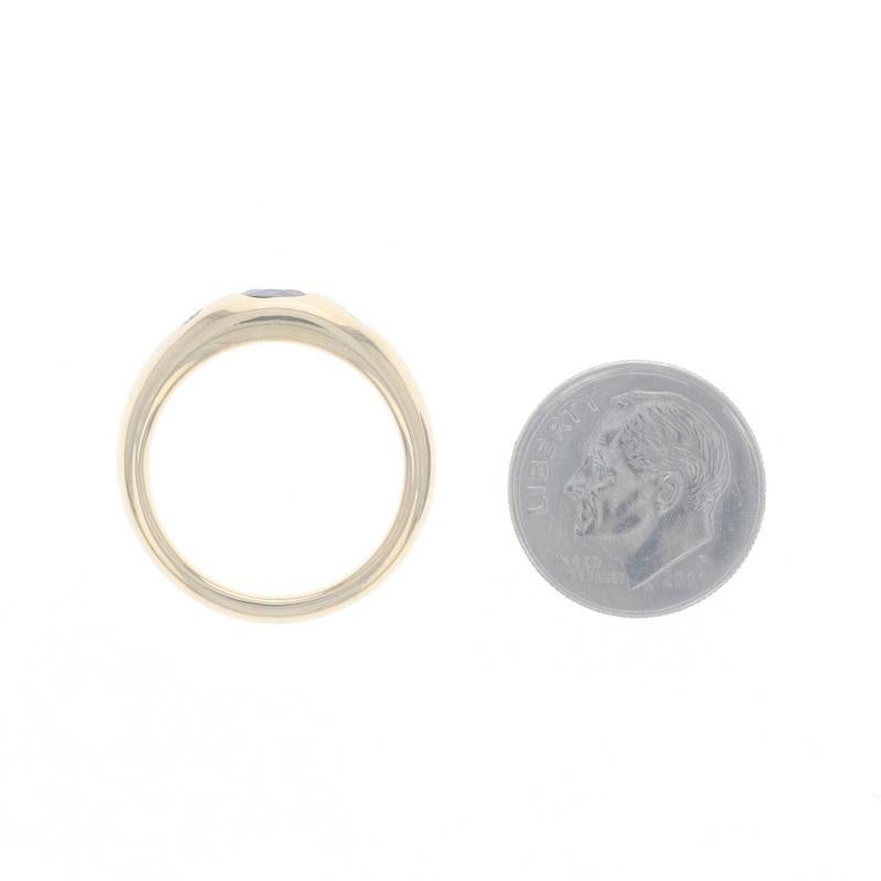 Anneau en or jaune saphir diamant - 18k Oval .90ctw Three-Stone Ring en vente 1