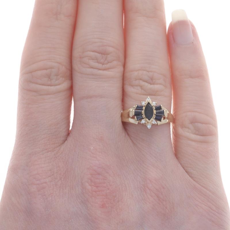 Gelbgold Saphir & Diamant Schleife Ring - 10k Marquise & spitz zulaufendes Baguette .73ctw (Marquiseschliff) im Angebot