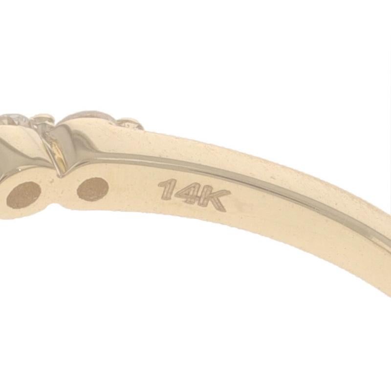 Anneau en or jaune saphir diamant bypass - 14k Round .56ctw Ring en vente 2