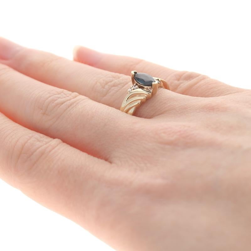 Gelbgold Saphir & Diamant Bypass-Ring, 14k Marquise-Schliff 0,81ctw gerippt im Zustand „Hervorragend“ in Greensboro, NC