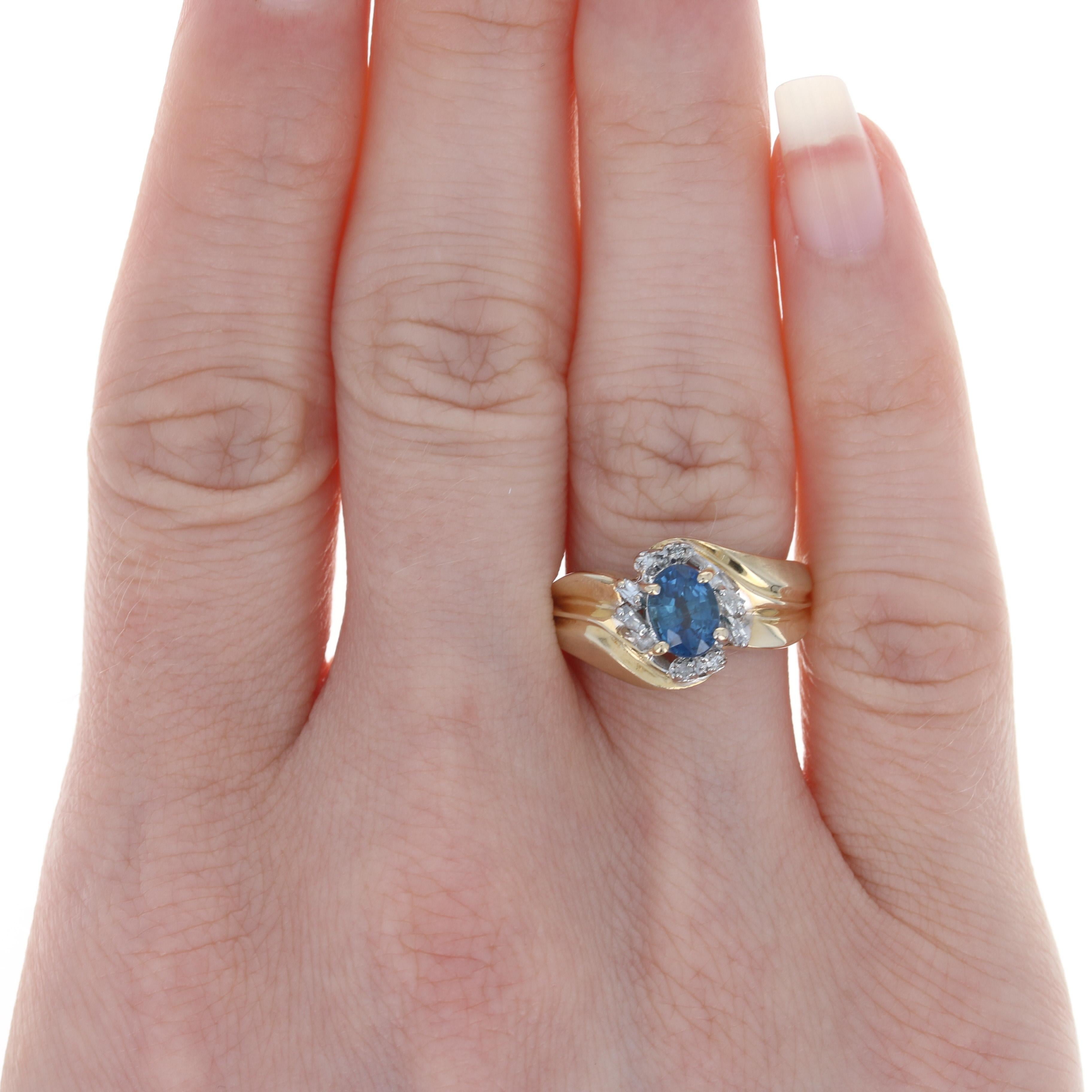 For Sale:  Yellow Gold Sapphire & Diamond Bypass Ring, 14k Oval Brilliant Cut 1.08ctw 2