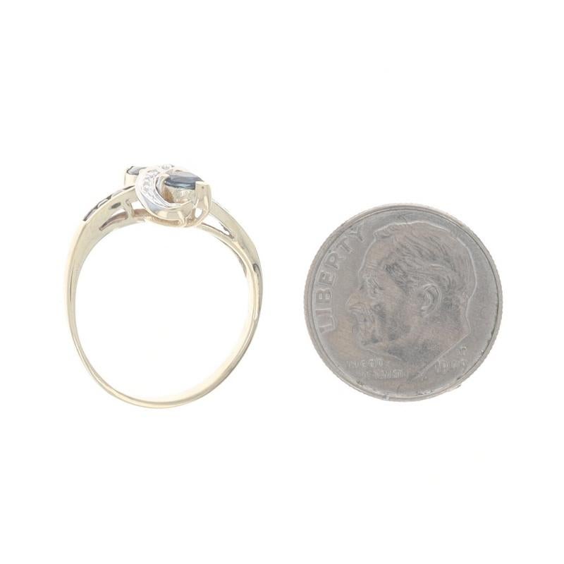 Anillo Bypass Zafiro y Diamante Oro Amarillo - 14k Pera y Cuadrado .46ctw Dos Piedras en venta 1