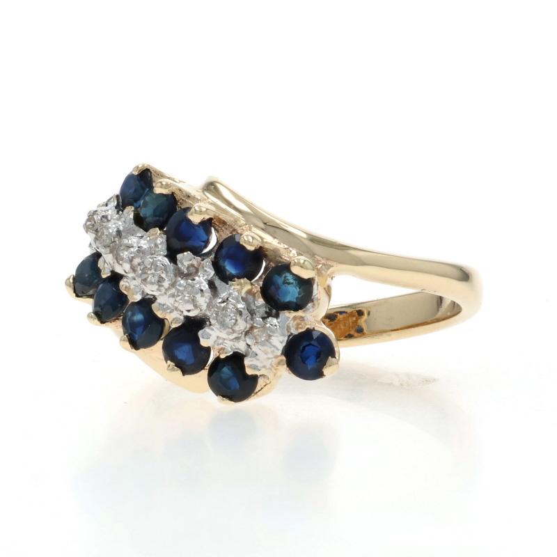 Bague en or jaune saphir diamant Cocktail Bypass - 10k Round 1.47ctw Excellent état - En vente à Greensboro, NC