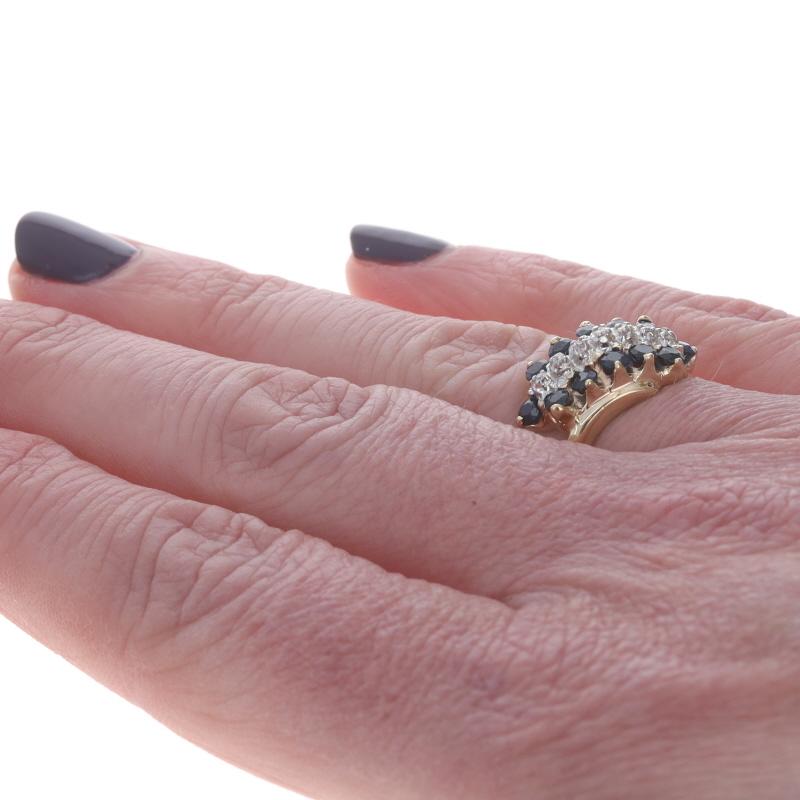 Bague en or jaune saphir diamant Cocktail Bypass - 10k Round 1.47ctw Pour femmes en vente