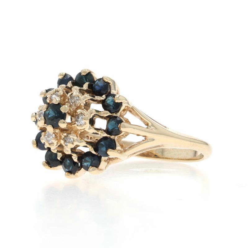 Gelbgold Saphir Diamant Cluster Halo Ring - 10k Runde .95ctw Floral im Zustand „Hervorragend“ im Angebot in Greensboro, NC