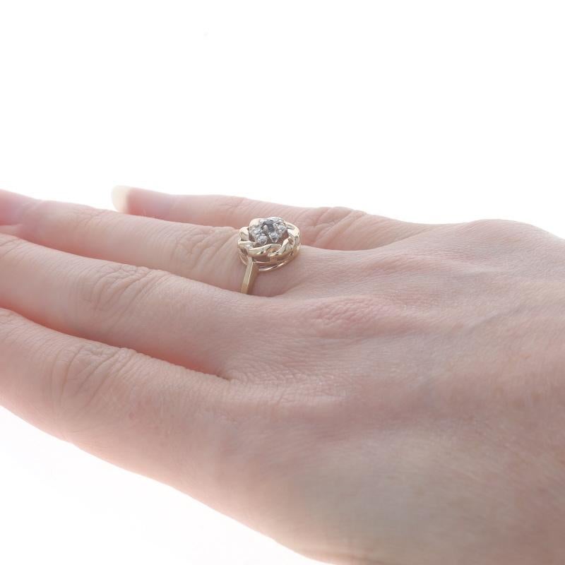 Donna Anello a grappolo con zaffiro e diamante in oro giallo - 14k Round 0.12ctw in vendita