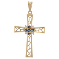 Gelbgold Saphir & Diamant Kreuz-Cluster-Anhänger - 14k rund .23ctw Faith