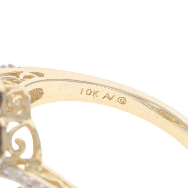 Bague en or jaune saphir diamant fleur Halo - 10k Round 1.09ctw en vente 2