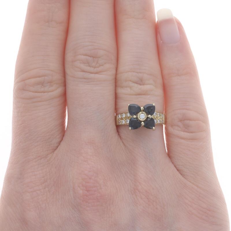 Taglio rotondo Anello con fiore di zaffiro e diamante in oro giallo - Cuore 14k 1,21ctw Cluster in vendita