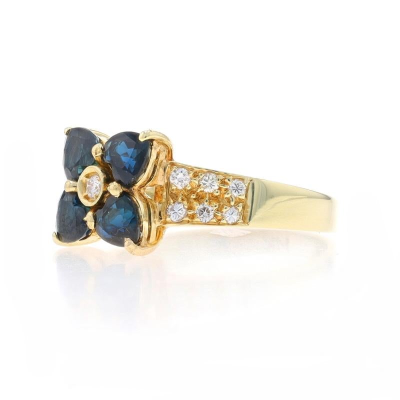 Anello con fiore di zaffiro e diamante in oro giallo - Cuore 14k 1,21ctw Cluster In condizioni ottime in vendita a Greensboro, NC
