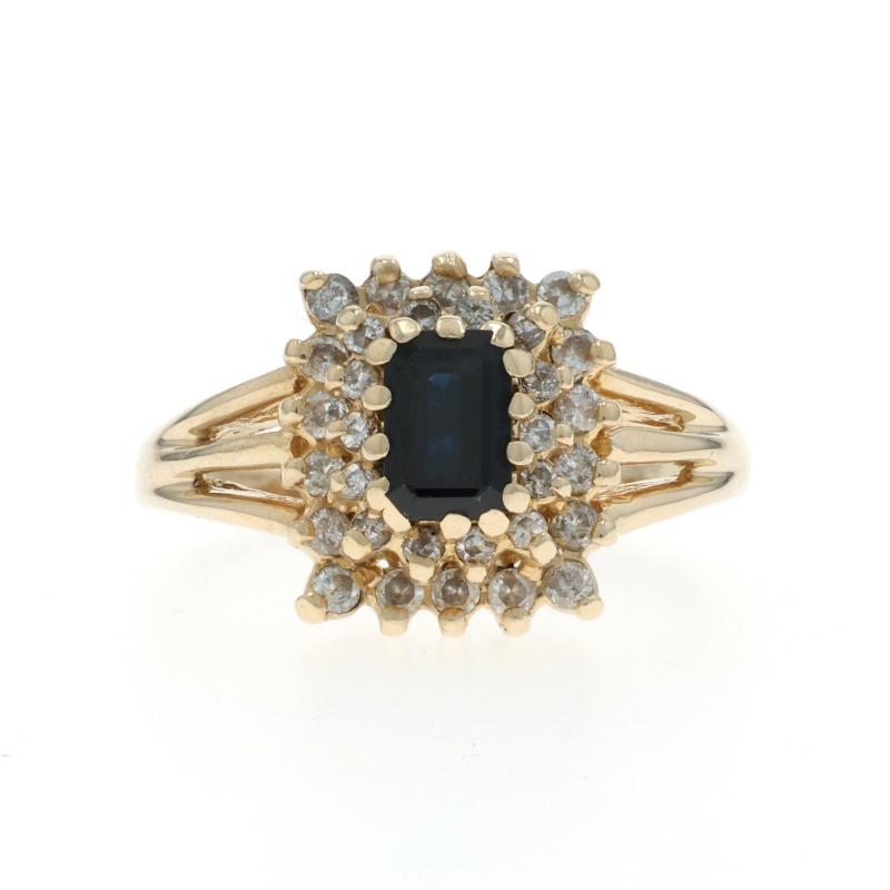 Taille : 8 1/4
Frais de taille : Up&Up 2 tailles pour $50 ou Down 1 taille pour $40

Contenu du métal : Or jaune 14k

Informations sur les pierres

Saphir naturel
Traitement : Chauffage
Carat(s) : .75ct
Coupe : Émeraude

Diamants naturels
Carat(s) :