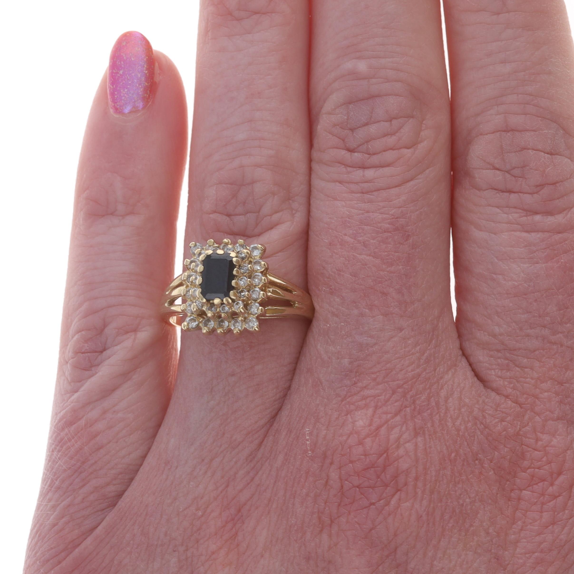 Taille émeraude Bague en or jaune saphir diamant halo - 14k Emerald 1.25ctw en vente