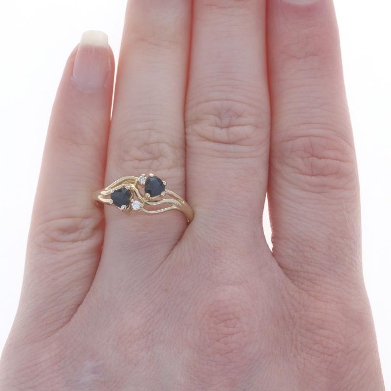 Round Cut Yellow Gold Sapphire Diamond Ring - 14k Heart .53ctw Two-Stone For Sale