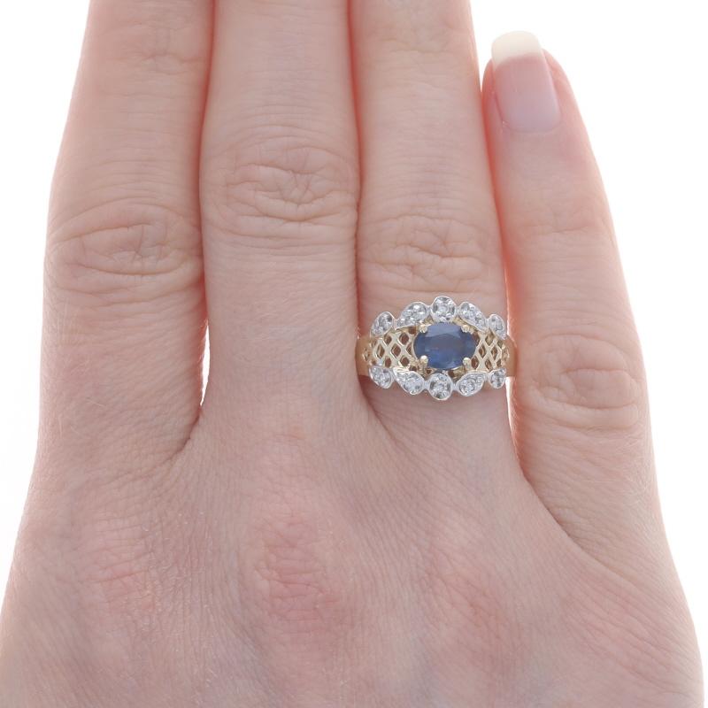 Oval Cut Yellow Gold Sapphire & Diamond Ring - 14k Oval .80ctw Scallop Latticework For Sale