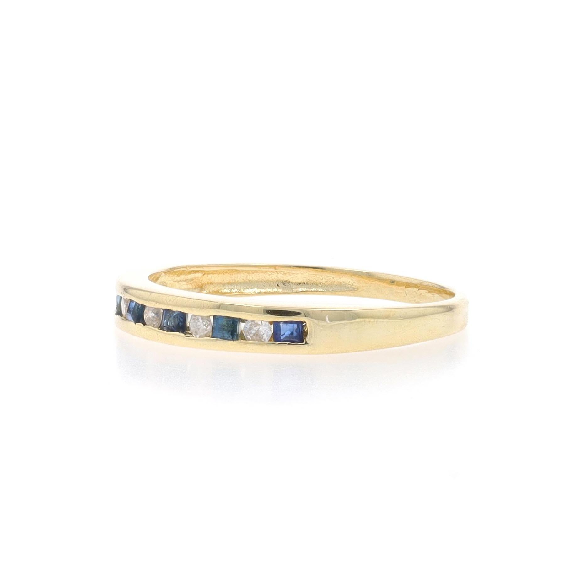 Gelbgold Saphir-Diamant-Hochzeitsring - 14k Quadratischer .15ctw Kanalbesetzter Ring im Zustand „Hervorragend“ in Greensboro, NC
