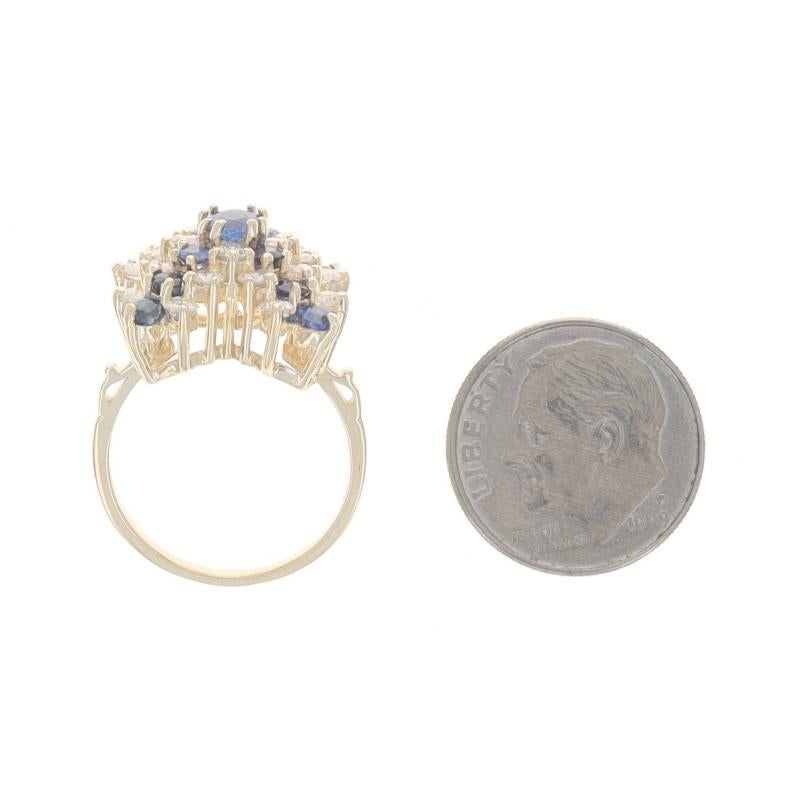 Bague de cocktail en or jaune saphir diamant X Cluster - 14k Ovale et rond 2.58ctw en vente 1