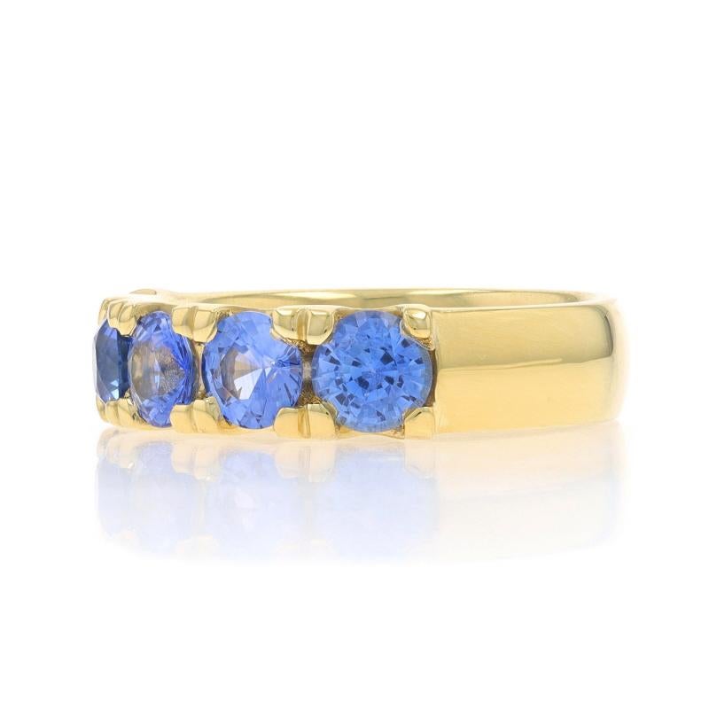 Taille ronde Anneau à cinq pierres en or jaune saphir - 18k Round 2.69ctw Ring en vente